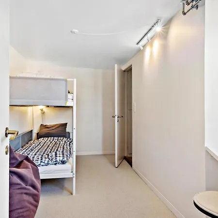 Дом отдыха 3 Bedroom Lovely In *